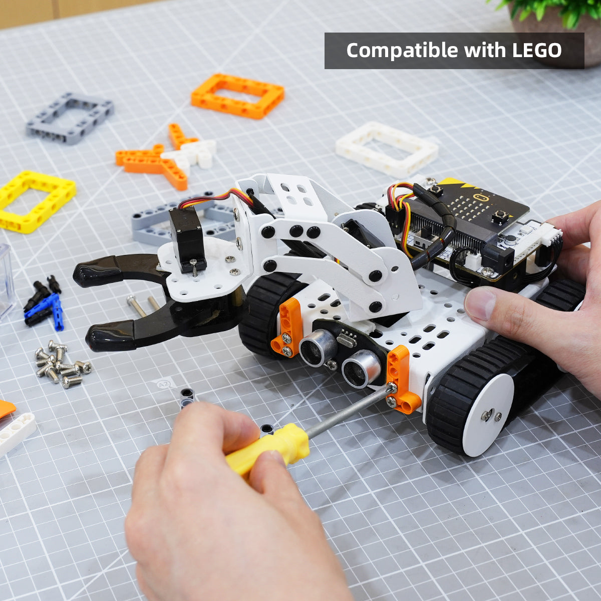 Image of Qtruck Programmable Educational Robot micro:bit Series